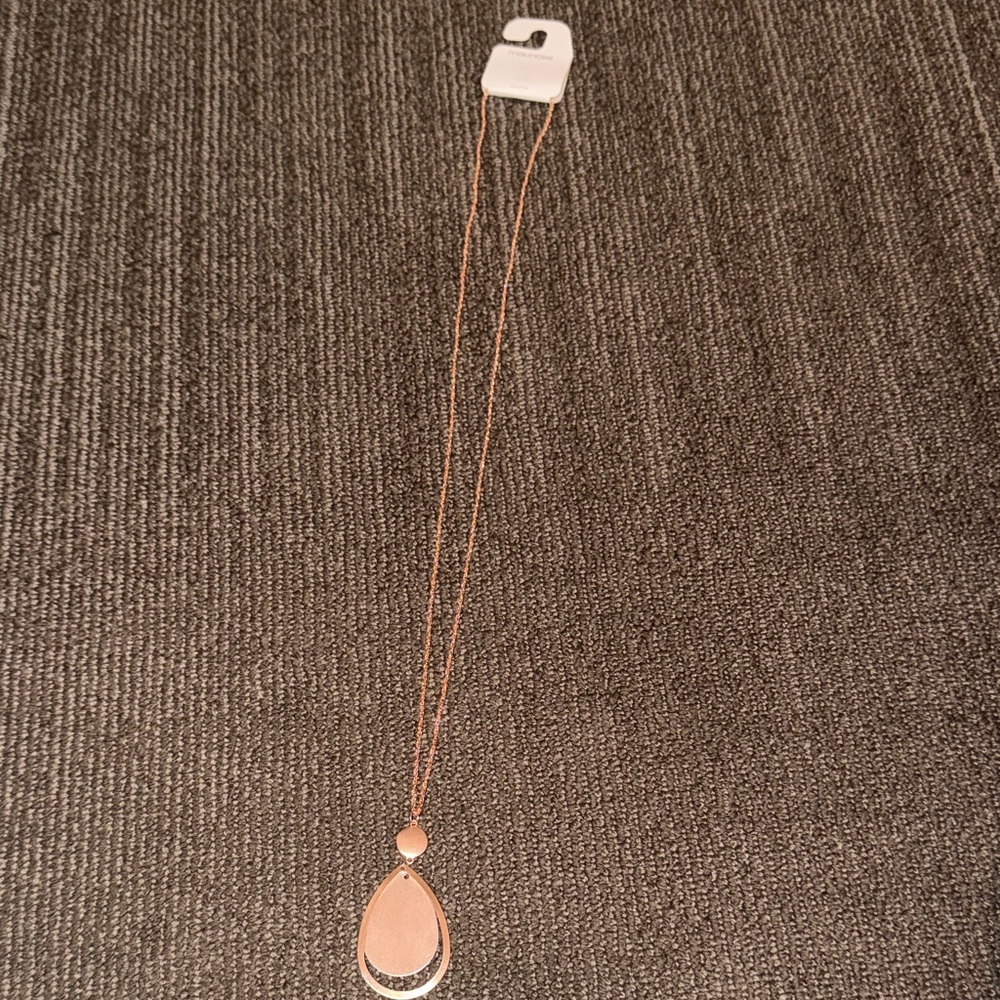 NWT Maurices Rose Gold Teardrop Necklace